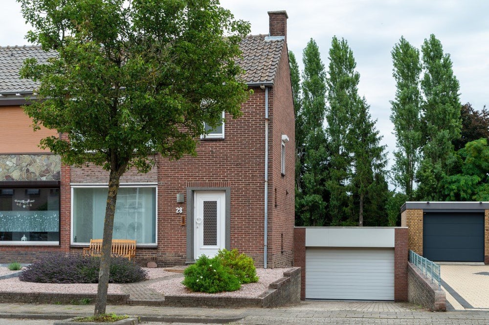 https://pararius.awdev.nl/wp-content/uploads/2026/07/5d8a063bcd76a_100092a7gh9y0101xl.jpg