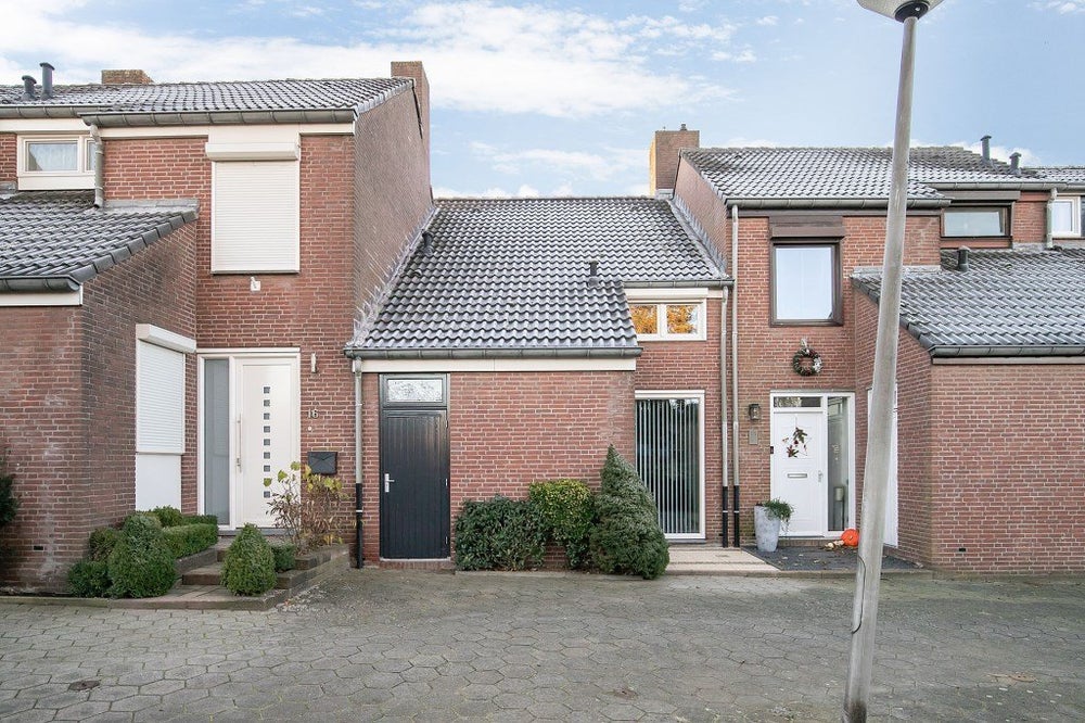 https://pararius.awdev.nl/wp-content/uploads/2026/07/61e5763a889b1_100092bg9hbh0101xl.jpg